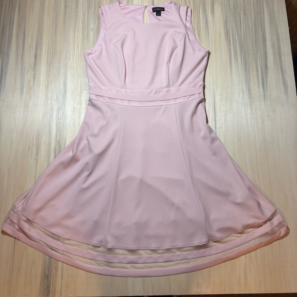 Liz Claiborne Dresses & Skirts - Liz Claiborne Soft Pink Mini Dress